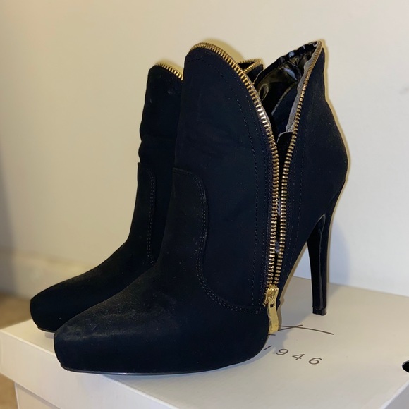 Black Heeled Booties or Boots - Picture 3 of 4